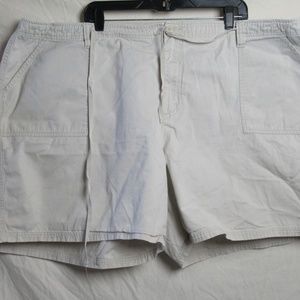 Classic Khaki Cotton Shorts (28)